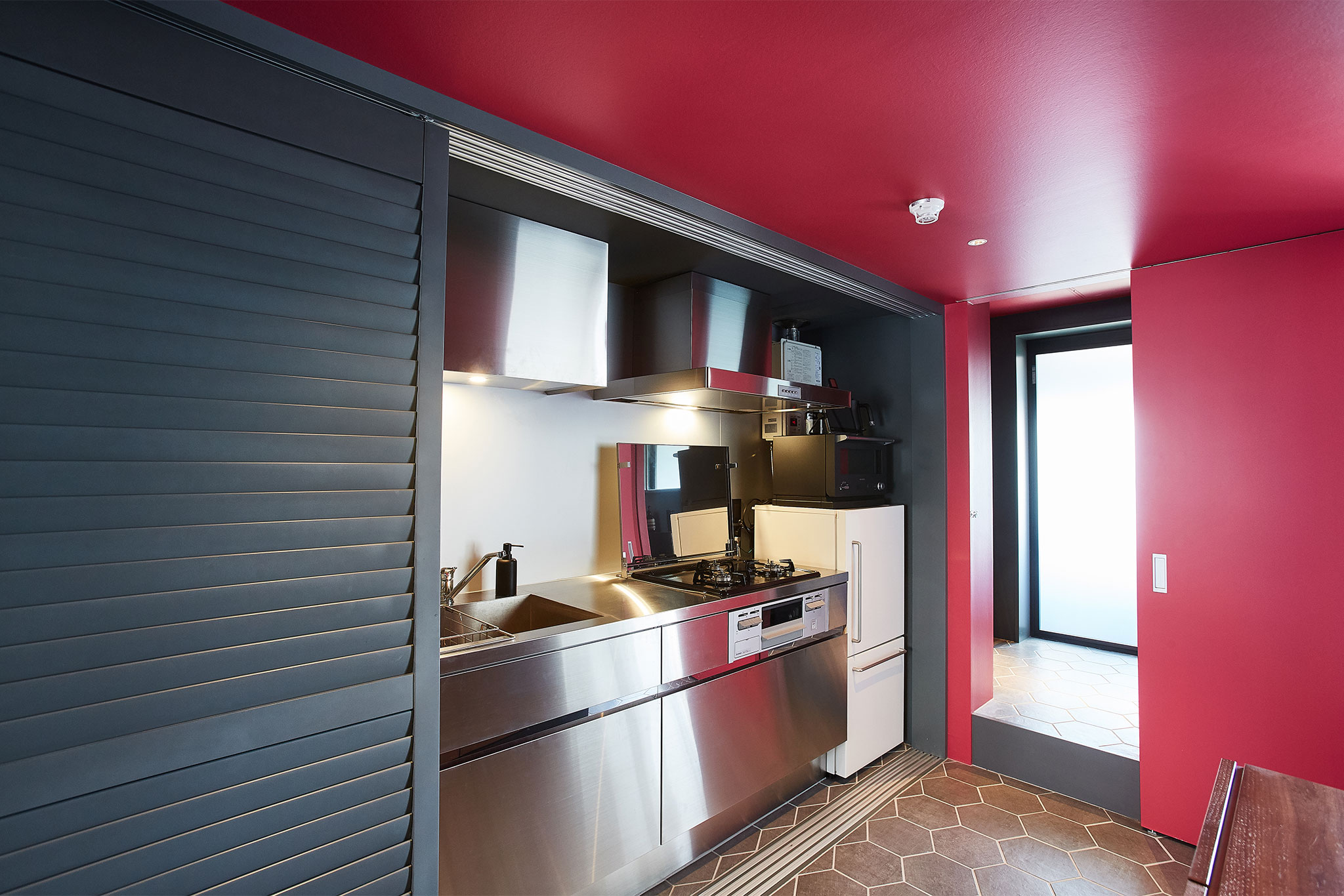 熱海のリノベーションは自分のライフスタイルに合わせた色彩でリノベーションするATTA-ME